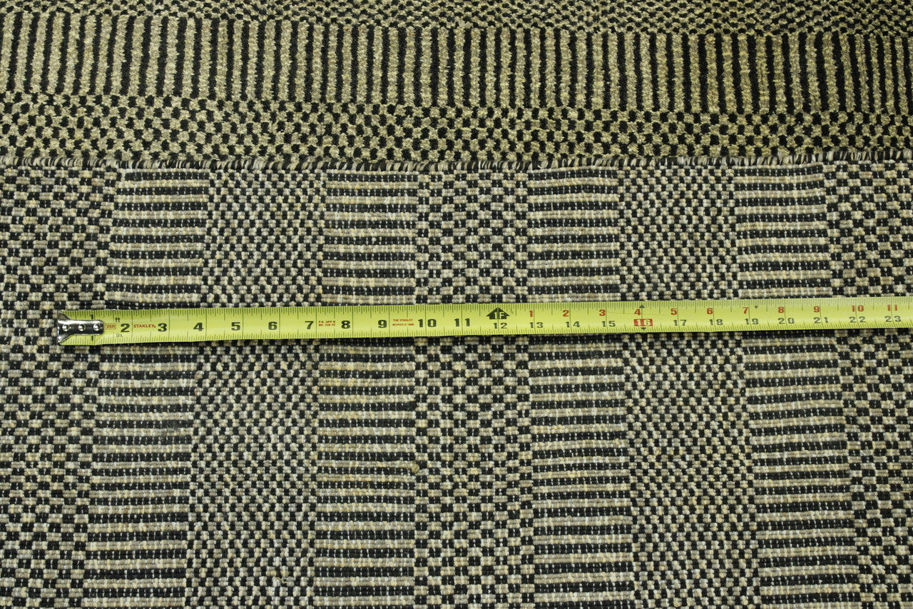 Modern Grass Design rug border detail