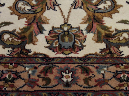 Fine Persian Kashan rug border detail