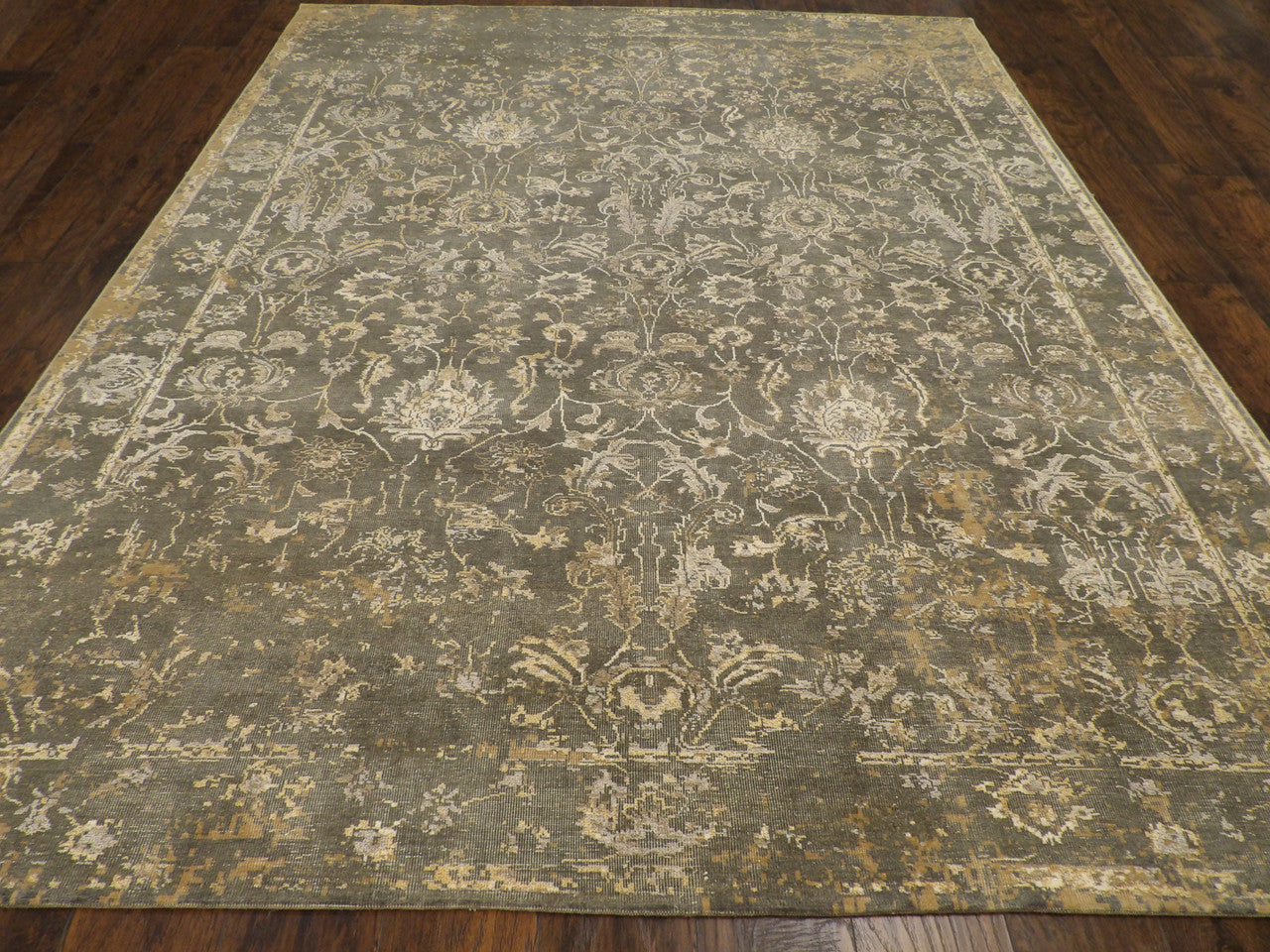 Close-up of wool-silk pile, Gold & Green rug