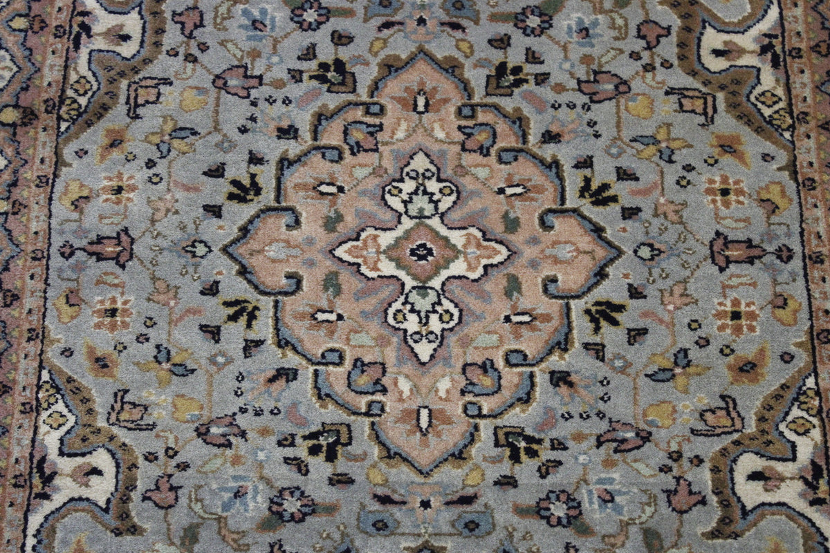 Traditional Indo Kerman rug border detail