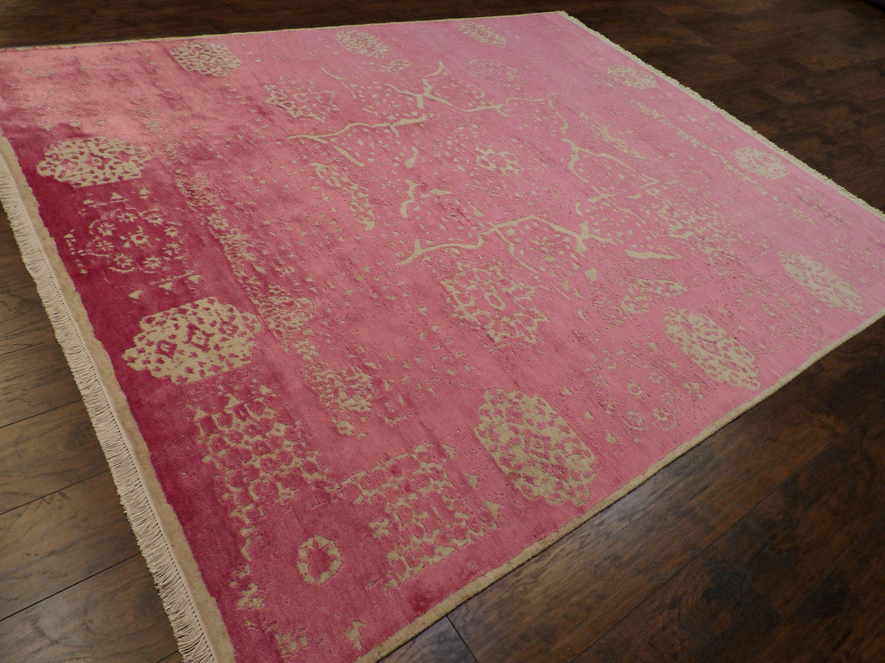 Mamluk pattern detail, carved oxidized rug