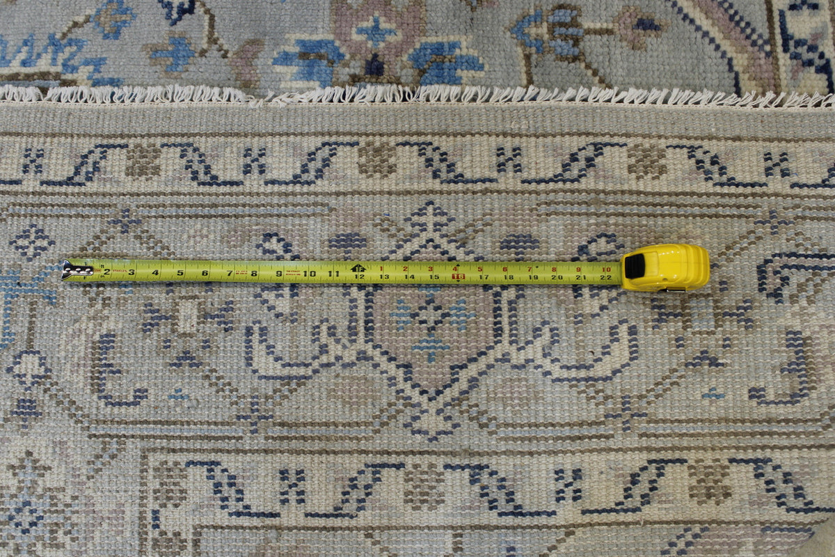 Oushak Colorful Ziegler pattern detail