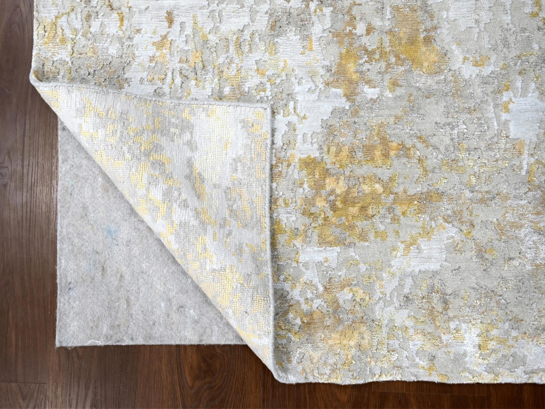 Modern / Contemporary hand-knotted wool/silk rug in Beige, 4'0" x 5'9", SKU O010055