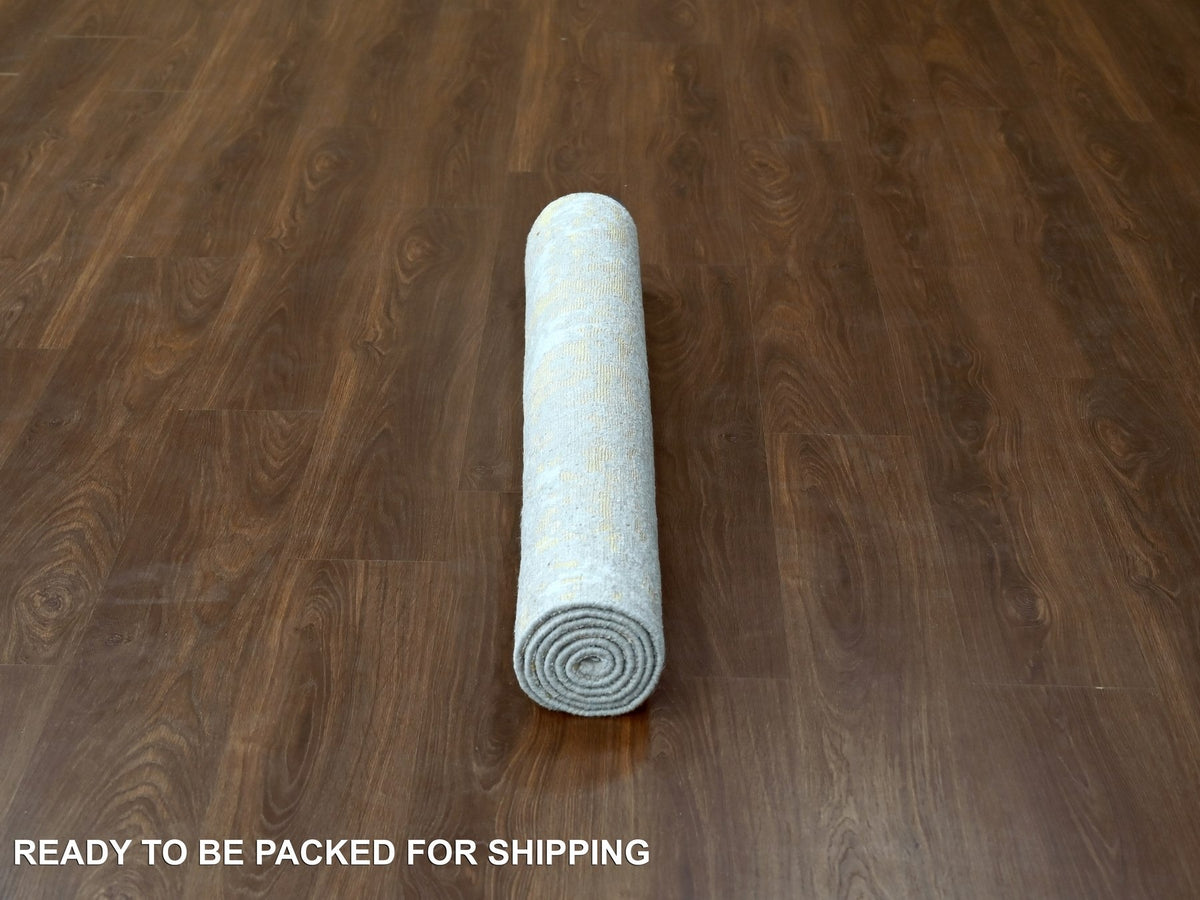 Modern / Contemporary hand-knotted wool/silk rug in Beige, 4'0" x 5'9", SKU O010055