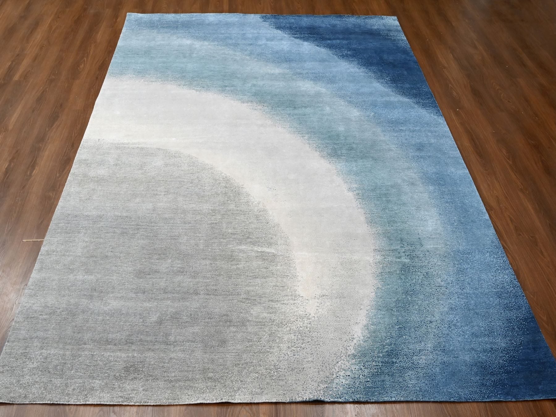 Modern / Contemporary hand-knotted wool rug in Gray, 9'0" x 11'10", SKU O010059