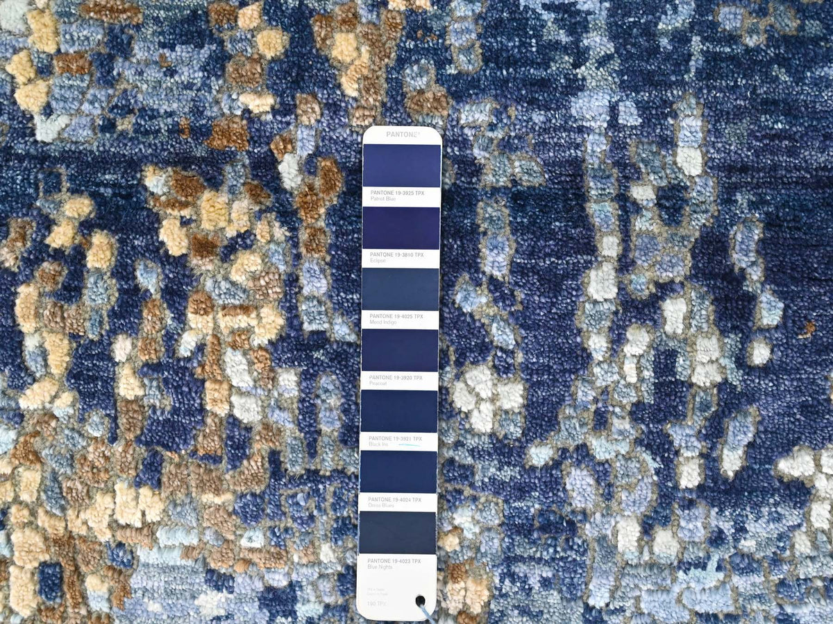 Modern / Contemporary hand-knotted wool/silk rug in Blue, 2'0" x 3'0", SKU O010099