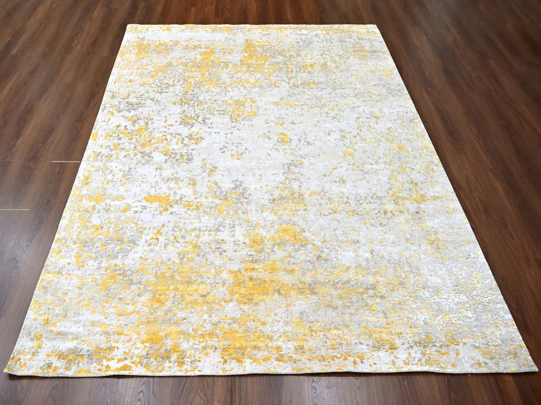 Modern / Contemporary hand-knotted wool/silk rug in Beige, 8'0" x 9'9", SKU O010117