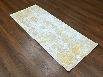 Beige 2'6" x 6'0" Modern and Contemporary Hand knotted Wool/Silk Rug - Sku: O010197