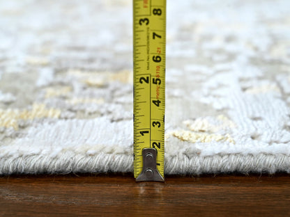Beige 2'6" x 6'0" Modern and Contemporary Hand knotted Wool/Silk Rug - Sku: O010197