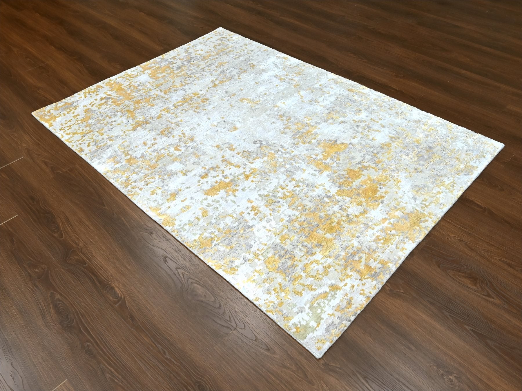 Modern / Contemporary hand-knotted wool/silk rug in Beige, 5' x 6'11" — SKU O010200 (view 2)