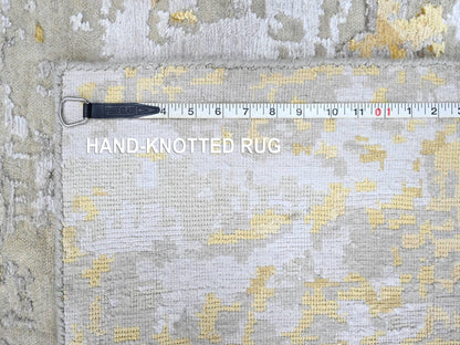 Beige 5'0" x 6'11" Modern and Contemporary Hand knotted Wool/Silk Rug - Sku: O010200