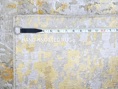 Beige 2'7" x 7'10" Modern and Contemporary Hand knotted Wool/Silk Rug - Sku: O010201