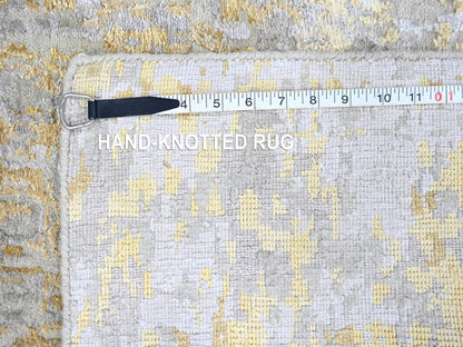 Beige 2'6" x 9'9" Modern and Contemporary Hand knotted Wool/Silk Rug - Sku: O010204