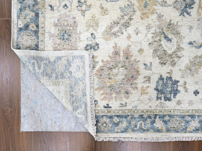 Mahal Oushak hand-knotted wool rug in Ivory & Navy Blue, 8'11" x 12'1" — SKU O010224 (view 4)