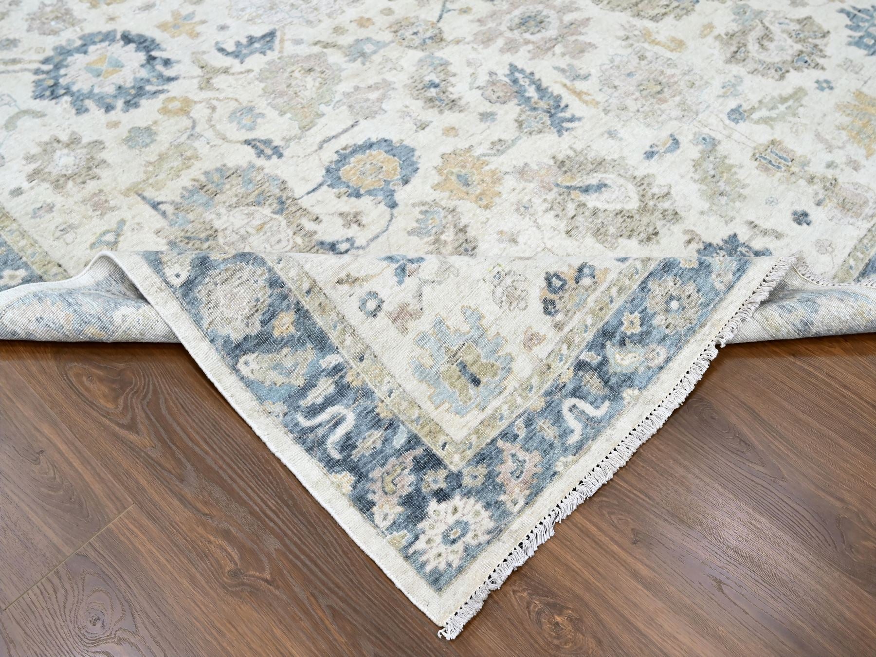 Mahal Oushak hand-knotted wool rug in Ivory & Navy Blue, 8'11" x 12'1" — SKU O010224 (view 6)