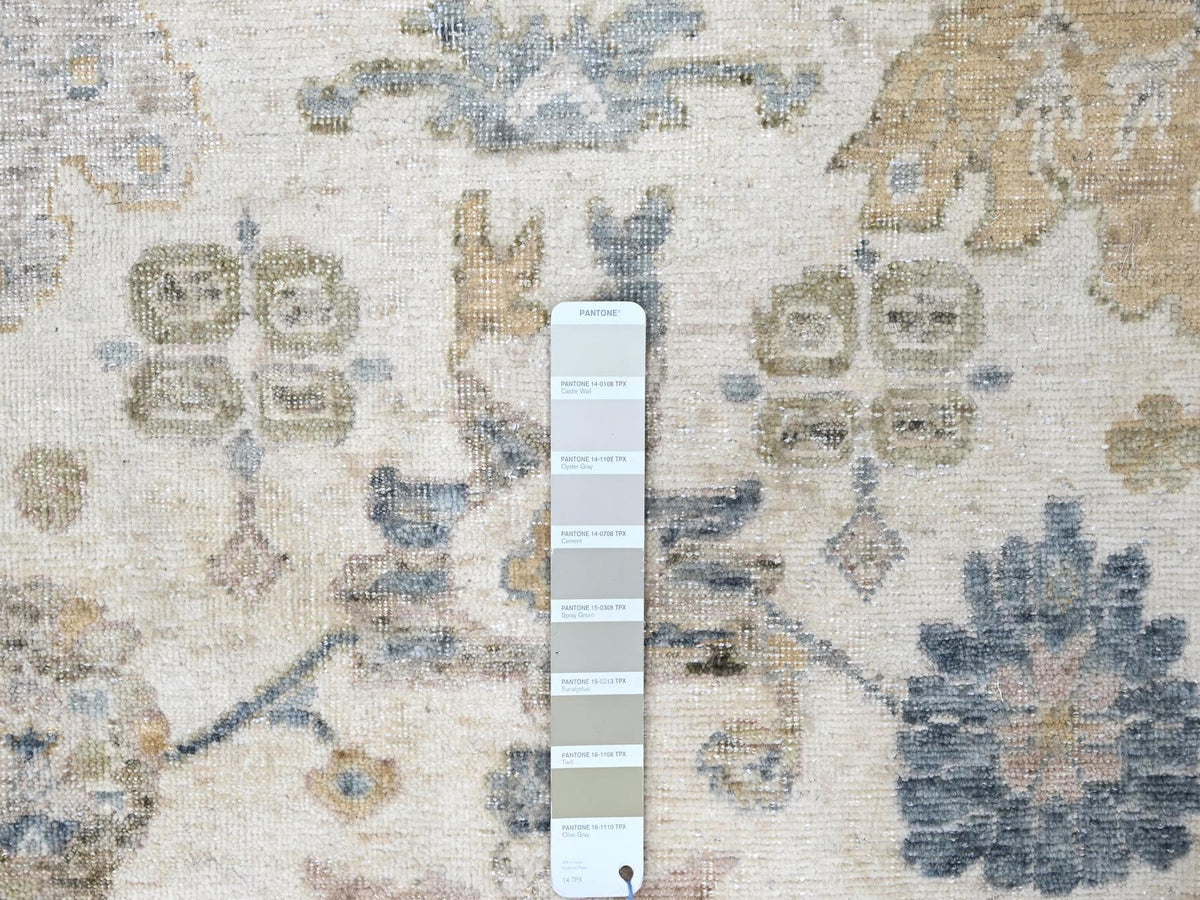 Mahal Oushak hand-knotted wool rug in Ivory & Navy Blue, 8'11" x 12'1" — SKU O010224 (view 7)