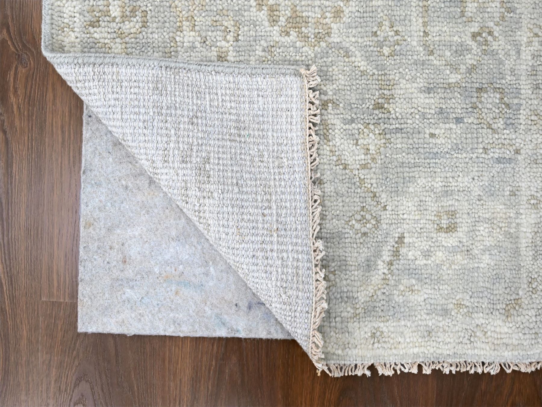 Oushak Oushak hand-knotted wool runner in Gray & Ivory, 2'6" x 8'5" — SKU O010254 (view 3)