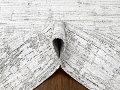 Modern / Contemporary hand-knotted wool/silk rug in Ivory, 7'11" x 10' — SKU O010270 (view 5)