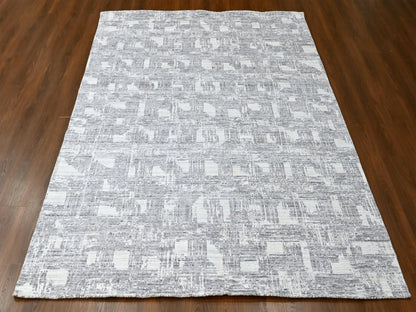 Modern / Contemporary hand-knotted wool/silk rug in Ivory, 8' x 10' — SKU O010280 (view 2)