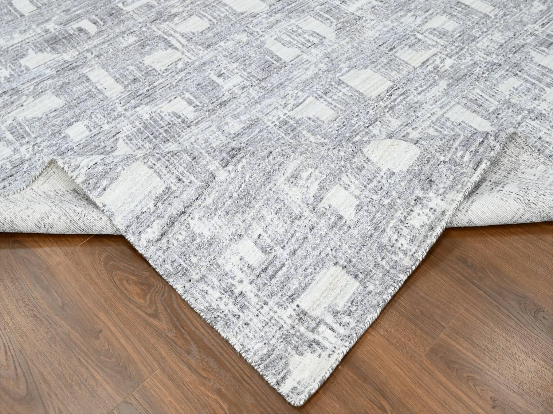 Modern / Contemporary hand-knotted wool/silk rug in Ivory, 8' x 10' — SKU O010280 (view 6)