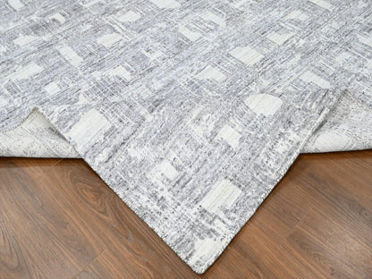 Modern / Contemporary hand-knotted wool/silk rug in Ivory, 8' x 10' — SKU O010280 (view 6)