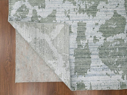 Green 6'7" x 9'6" Modern / Contemporary Handloom Wool/Silk Rug - Sku: O010282