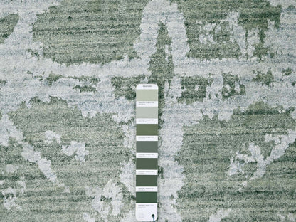 Green 6'7" x 9'6" Modern / Contemporary Handloom Wool/Silk Rug - Sku: O010282