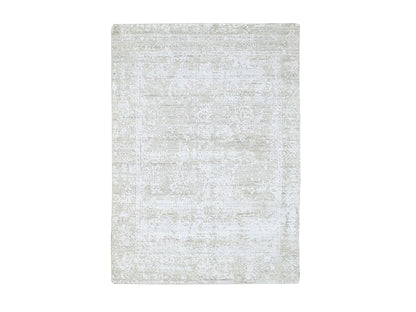 Modern / Contemporary hand-knotted wool/silk rug in Gray, 4'1" x 5'10" — SKU O010284
