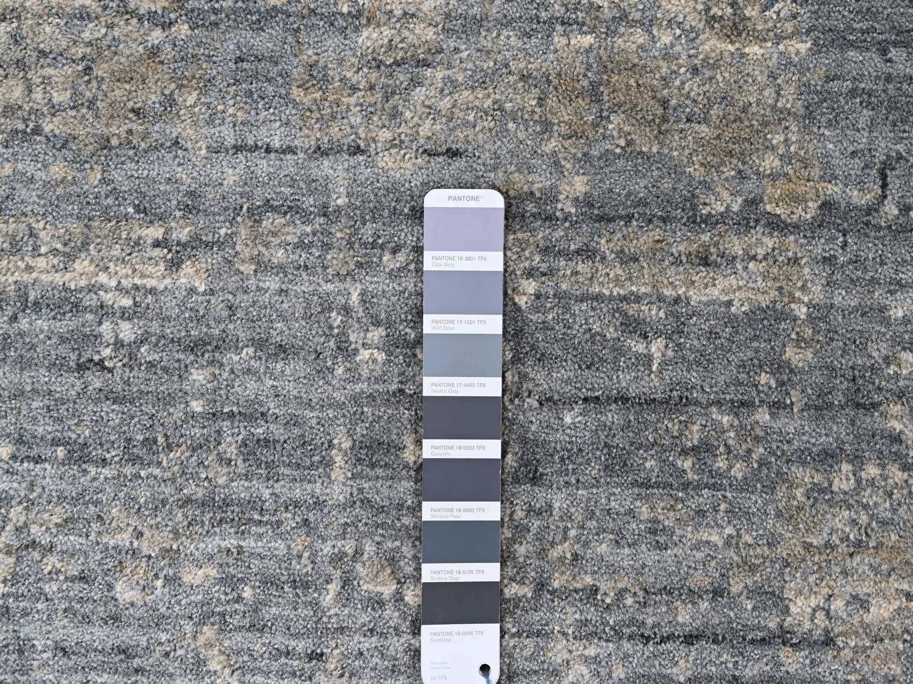 Modern / Contemporary hand-knotted wool/silk rug in Gray, 8' x 9'11" — SKU O010286 (view 7)