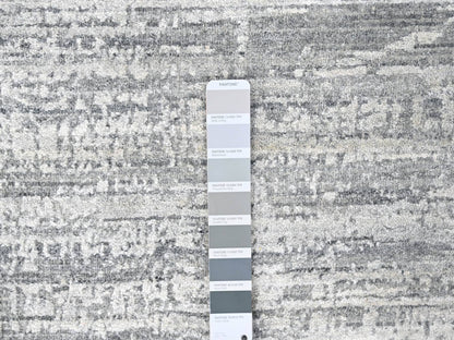 Modern / Contemporary hand-knotted wool/silk rug in Gray, 4'2" x 6' — SKU O010289 (view 4)