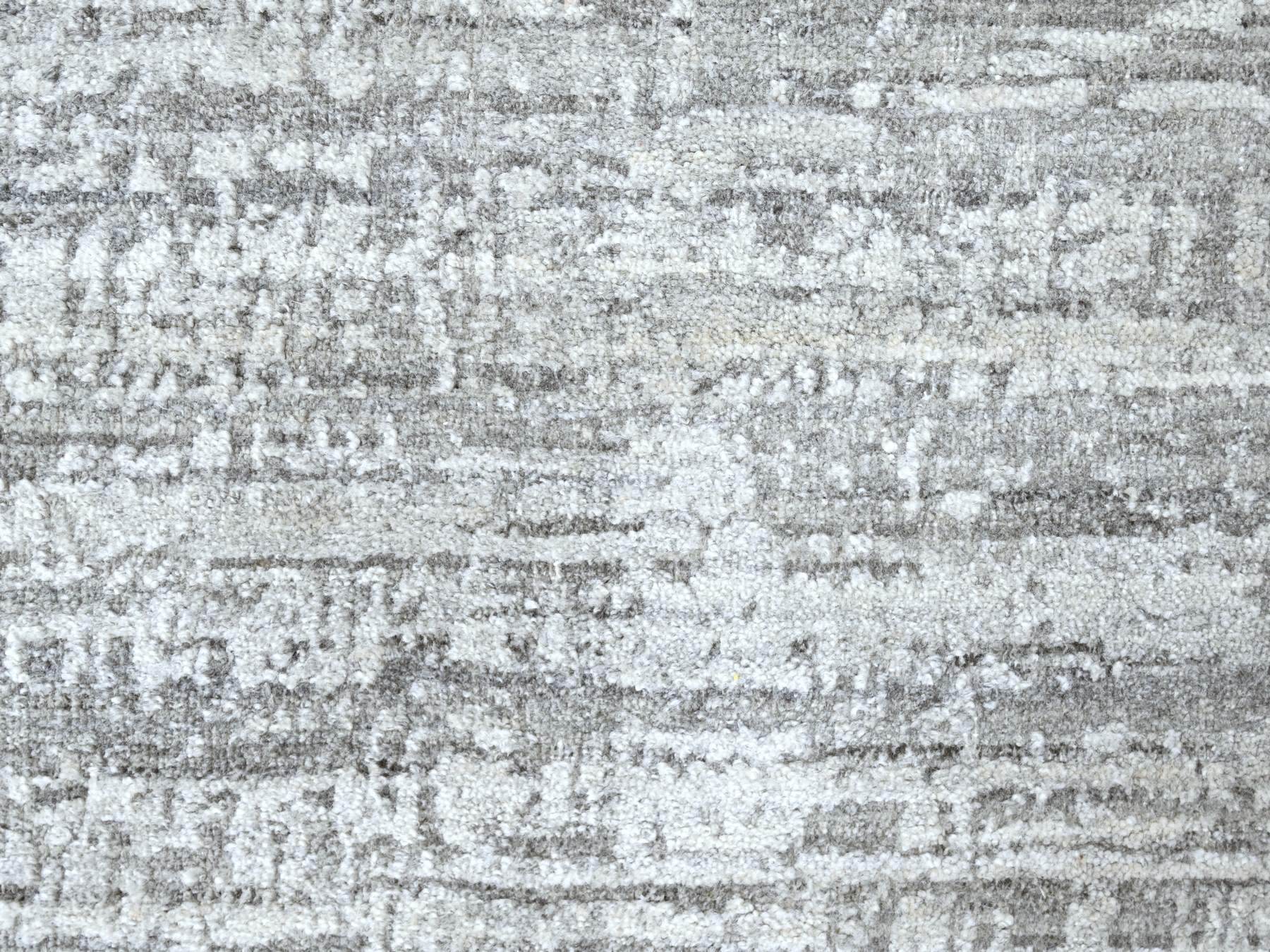 Modern / Contemporary hand-knotted wool/silk rug in Gray, 4'2" x 6' — SKU O010289 (view 5)