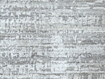 Modern / Contemporary hand-knotted wool/silk rug in Gray, 4'2" x 6' — SKU O010289 (view 5)