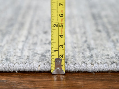 Modern / Contemporary hand-knotted wool/silk rug in Gray, 4'2" x 6' — SKU O010289 (view 7)