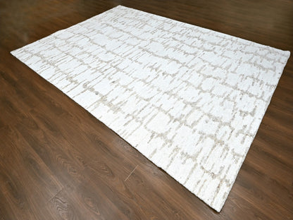 Modern / Contemporary hand-knotted wool rug in Ivory, 9'10" x 13'10" — SKU O010292 (view 3)