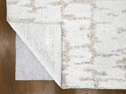 Modern / Contemporary hand-knotted wool rug in Ivory, 9'10" x 13'10" — SKU O010292 (view 4)