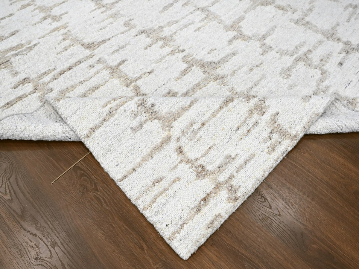 Modern / Contemporary hand-knotted wool rug in Ivory, 9'10" x 13'10" — SKU O010292 (view 6)