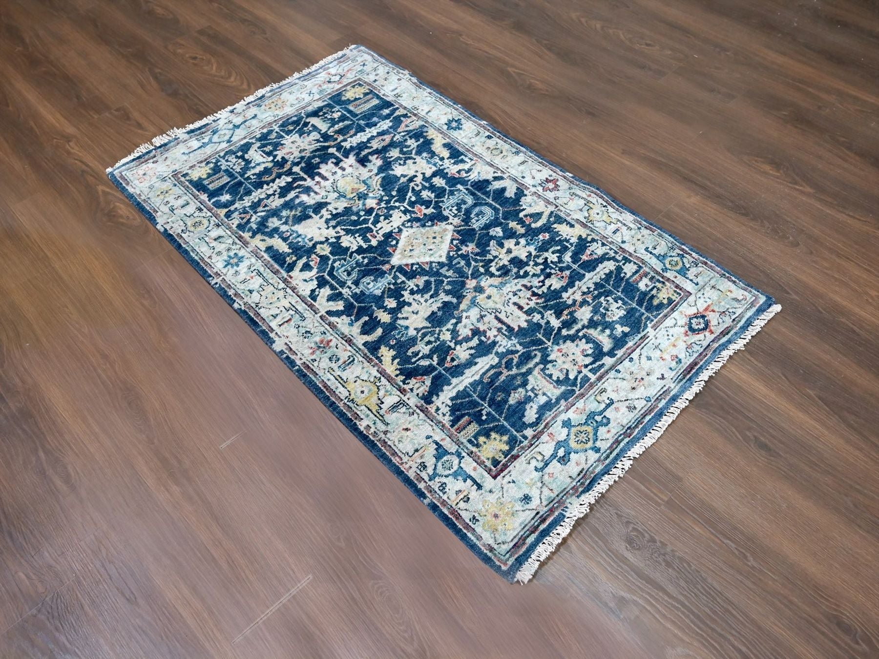 Blue 3'2" x 4'10" Heriz Hand knotted Wool Rug - Sku: O010315