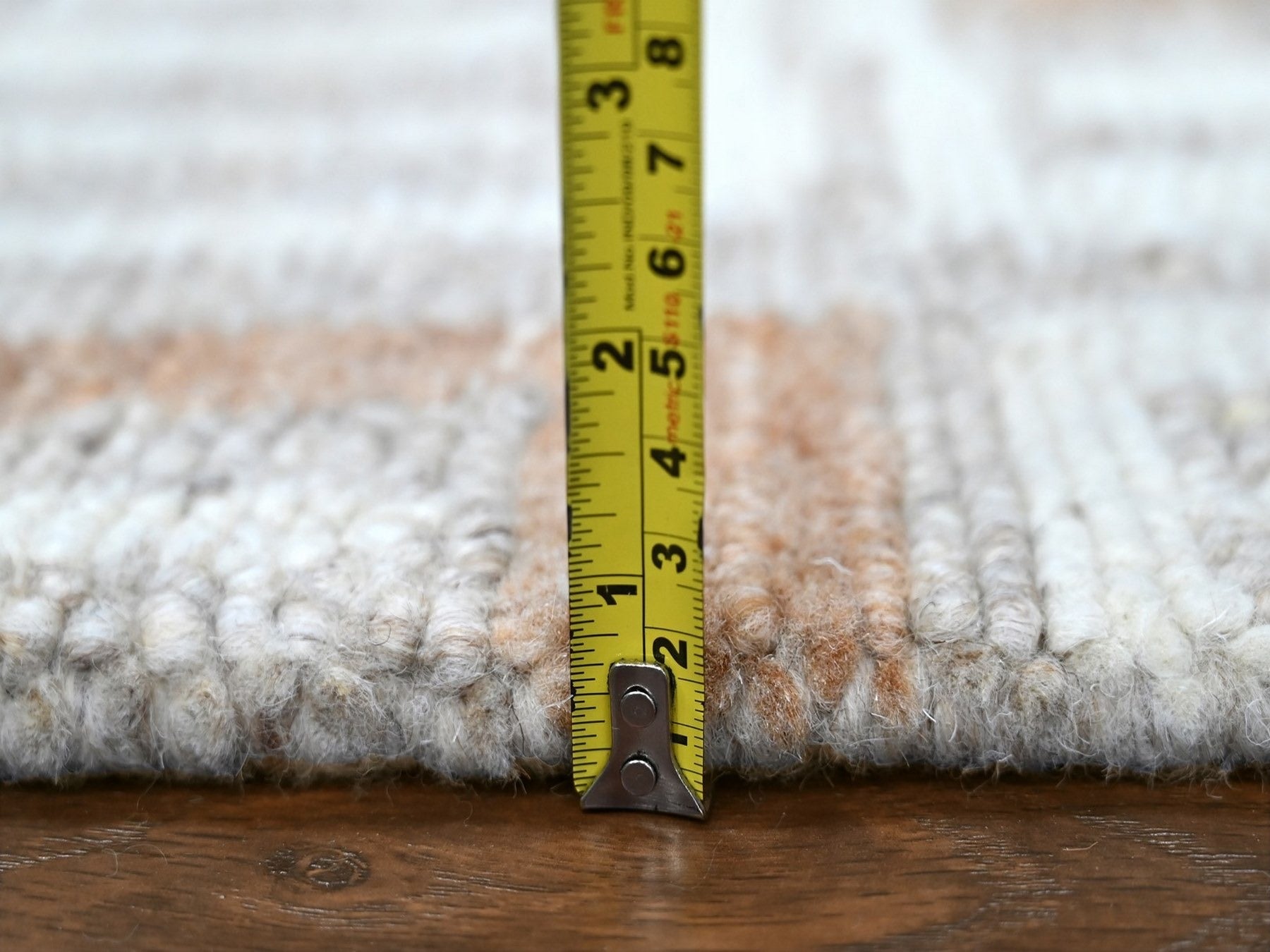 Modern / Contemporary hand-knotted wool rug in Ivory, 2'1" x 3' — SKU O010331 (view 6)