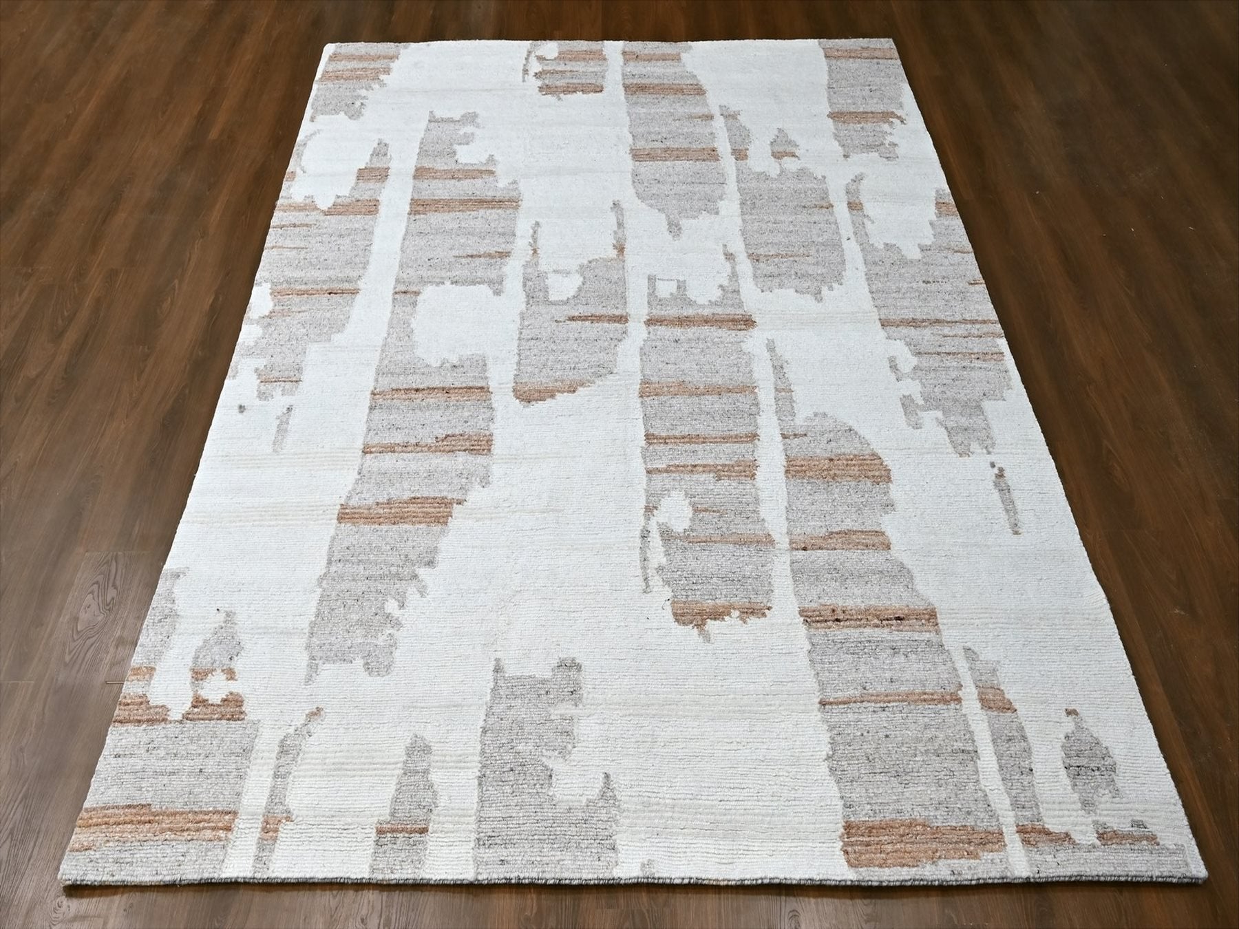 Modern / Contemporary hand-knotted wool rug in Ivory, 9'2" x 12' — SKU O010334 (view 2)