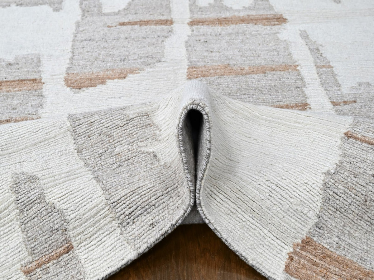 Modern / Contemporary hand-knotted wool rug in Ivory, 9'2" x 12' — SKU O010334 (view 5)