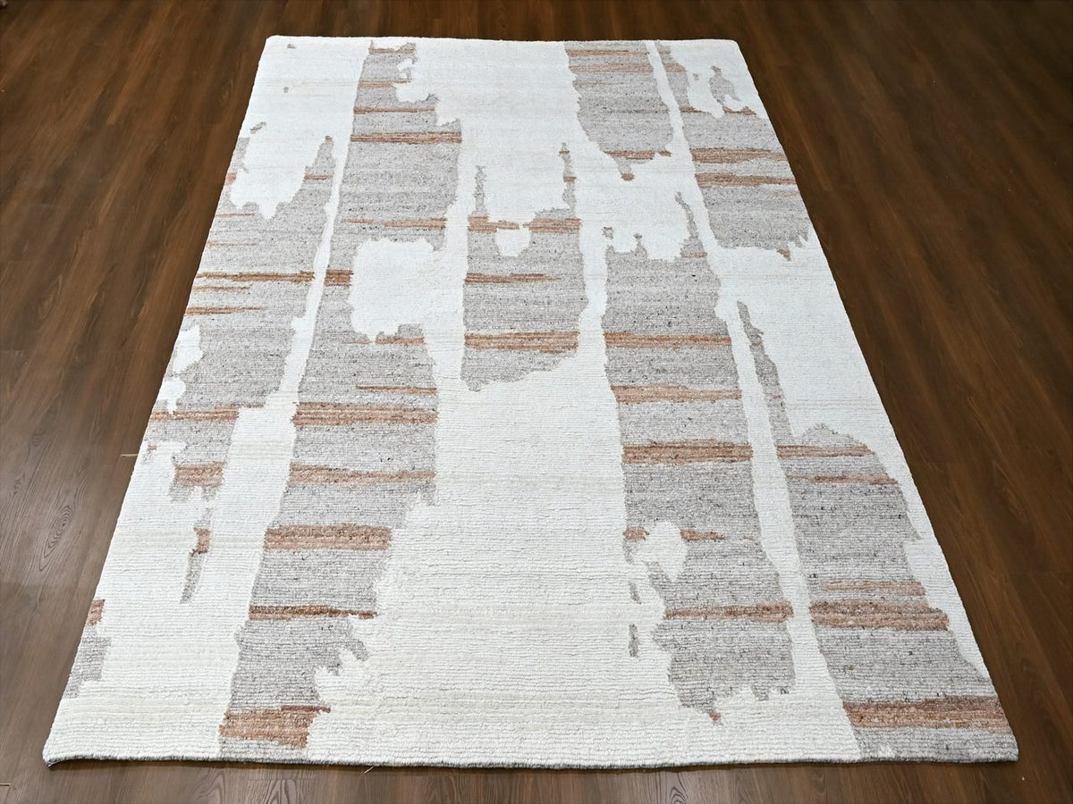 Modern / Contemporary hand-knotted wool rug in Ivory, 8'2" x 10' — SKU O010335 (view 2)