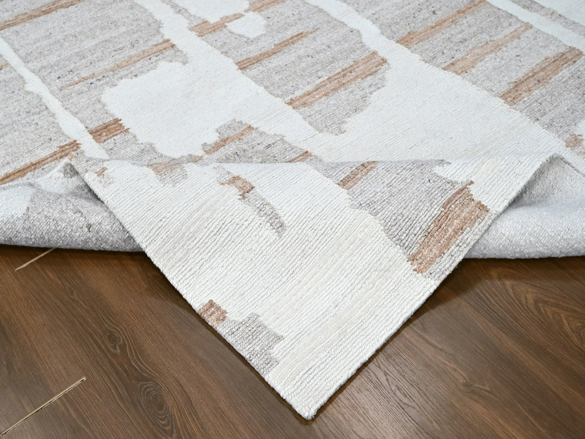 Modern / Contemporary hand-knotted wool rug in Ivory, 8'2" x 10' — SKU O010335 (view 6)