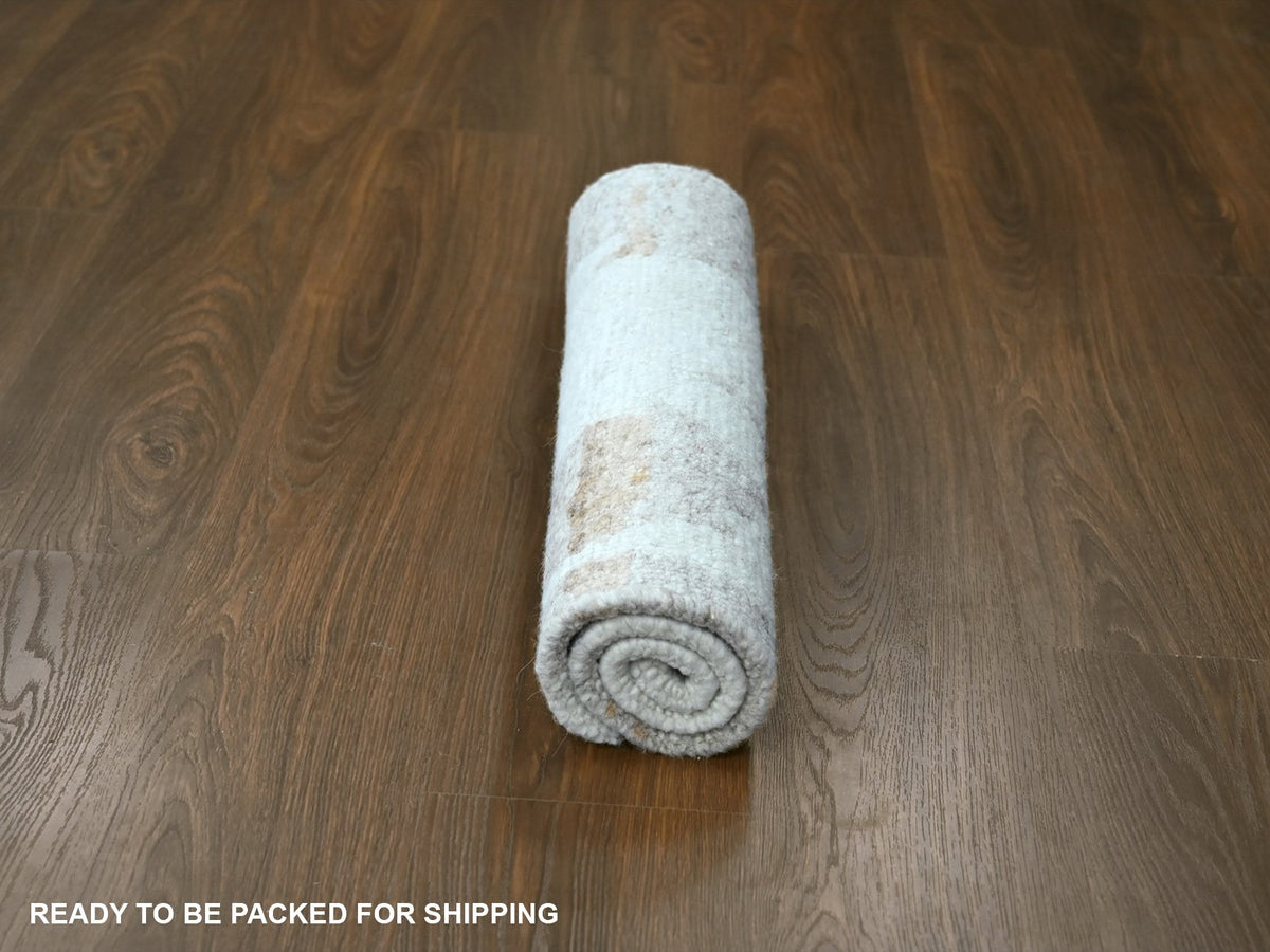 Modern / Contemporary hand-knotted wool rug in Ivory, 2'2" x 2'11" — SKU O010336 (view 5)