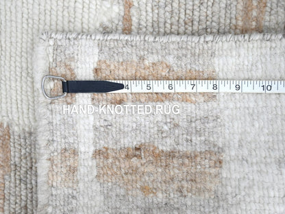 Modern / Contemporary hand-knotted wool rug in Ivory, 2'2" x 2'11" — SKU O010336 (view 7)
