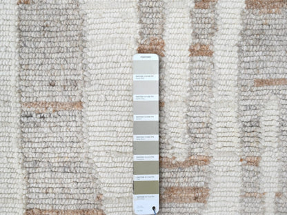 Modern / Contemporary hand-knotted wool rug in Ivory, 2'2" x 3' — SKU O010342 (view 3)