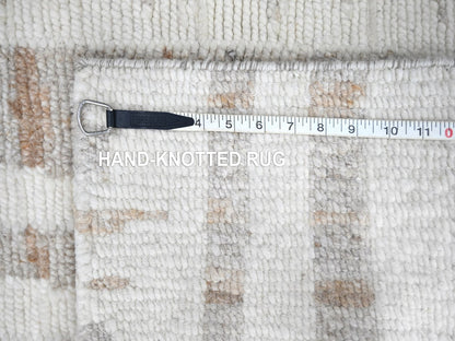 Modern / Contemporary hand-knotted wool rug in Ivory, 2'2" x 3' — SKU O010342 (view 7)