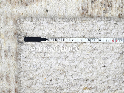 Modern / Contemporary hand-knotted wool runner in Ivory, 2'6" x 11'10" — SKU O010343 (view 8)