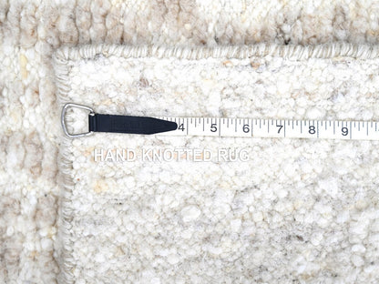 Modern / Contemporary hand-knotted wool rug in Ivory, 1'11" x 2'11" — SKU O010344 (view 7)