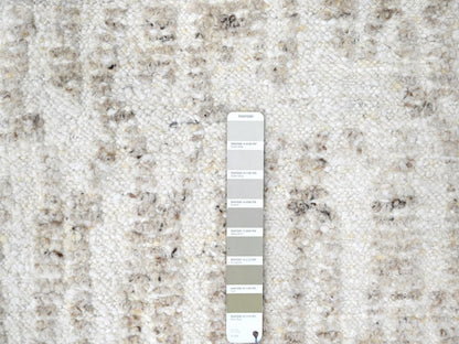 Modern / Contemporary hand-knotted wool runner in Ivory, 2'6" x 7'9" — SKU O010345 (view 4)
