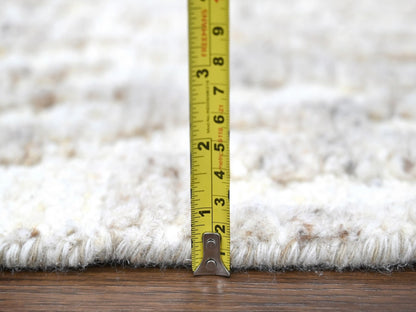 Modern / Contemporary hand-knotted wool rug in Ivory, 2' x 2'9" — SKU O010346 (view 6)